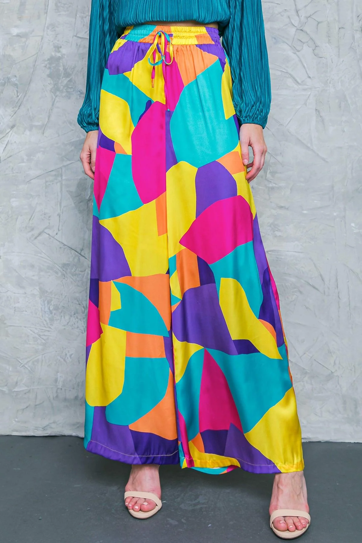 Luxury Follow the Flow Woven PantsFOLLOW THE FLOW WOVEN TOP Sophisticated