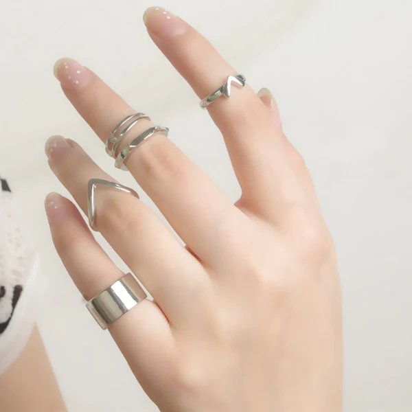 Maxbell Set Of 5PCS Fashionable Women Girls Ladies Punk V Shape Finger Rings Jewelry Gift Silver Excellent