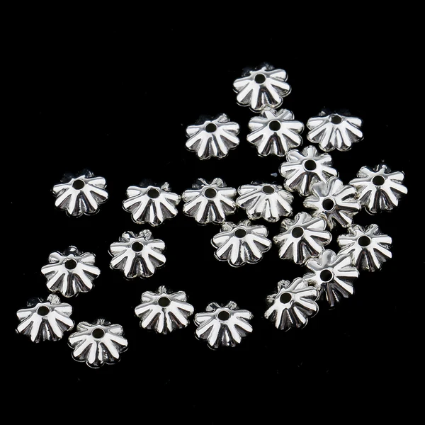 High-Grade Maxbell 100pcs Glitter Silver Alloy 3D Daisy Spacer Beads 7.5mm DIY Handcraft Jewelry for Bracelet Necklace Earrings Anklets Modern