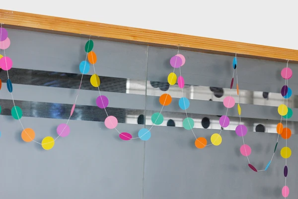 High-Grade Maxbell Round Paper Garland Christmas Feast Wedding Ceremony Shop Party Banner Decoration 4M Multi-Color Premium Material
