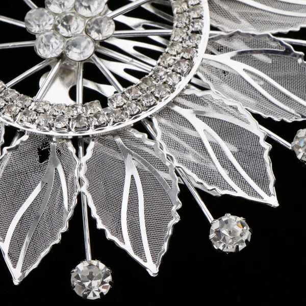 Premium Material Maxbell Shiny Crystal Flower Hair Comb Wedding Bride Hair Clip Party Prom Headpiece Solid