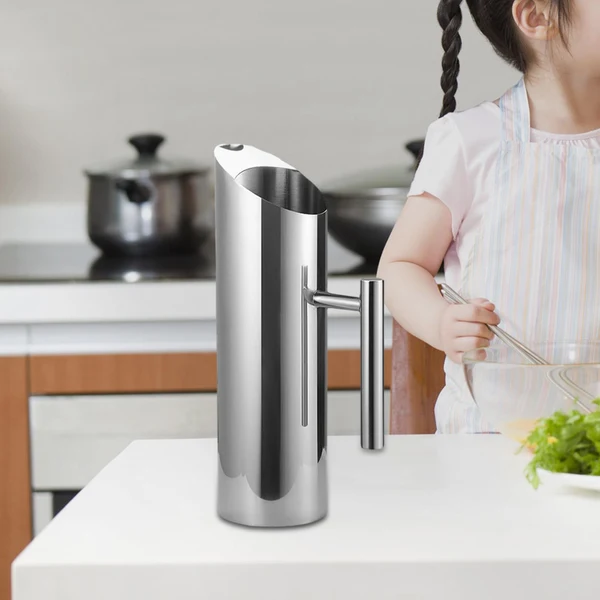Luxury Maxbell Water Pitcher with Ice Guard Food Grade for Kitchen Coffee Tea Beverage Home 1.7L Detailed
