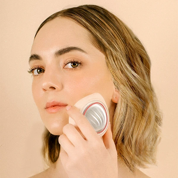 Exclusive ILLŪMEN LED Light Therapy Skin or Device Prestigious