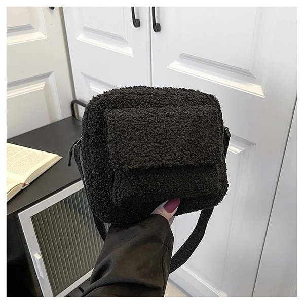 Versatile Maxbell Casual Plush Shoulder Bag Winter with Zipper Closure for Dating Daily Use Black Powerful