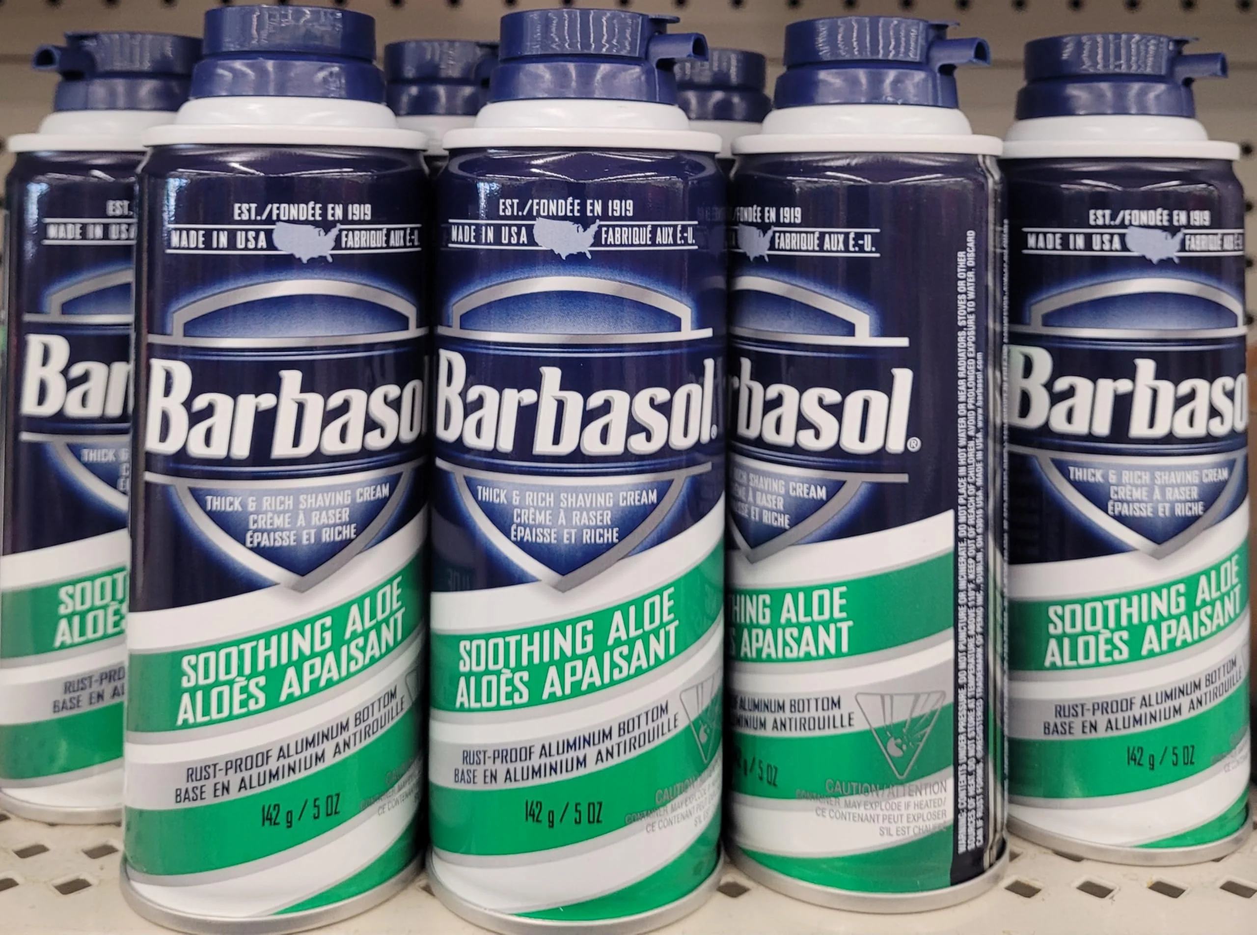 World-Class Barbasol Soothing Aloe Thick and Rich Shaving Cream 6 Ounce - 12 per case. Responsible