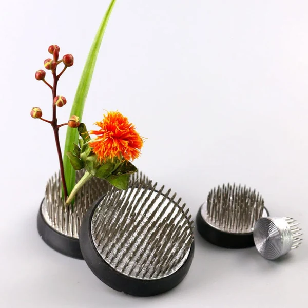 Unique Max Round Ikebana Kenzan Flower Frog Rubber Base 3.4cm Specialty