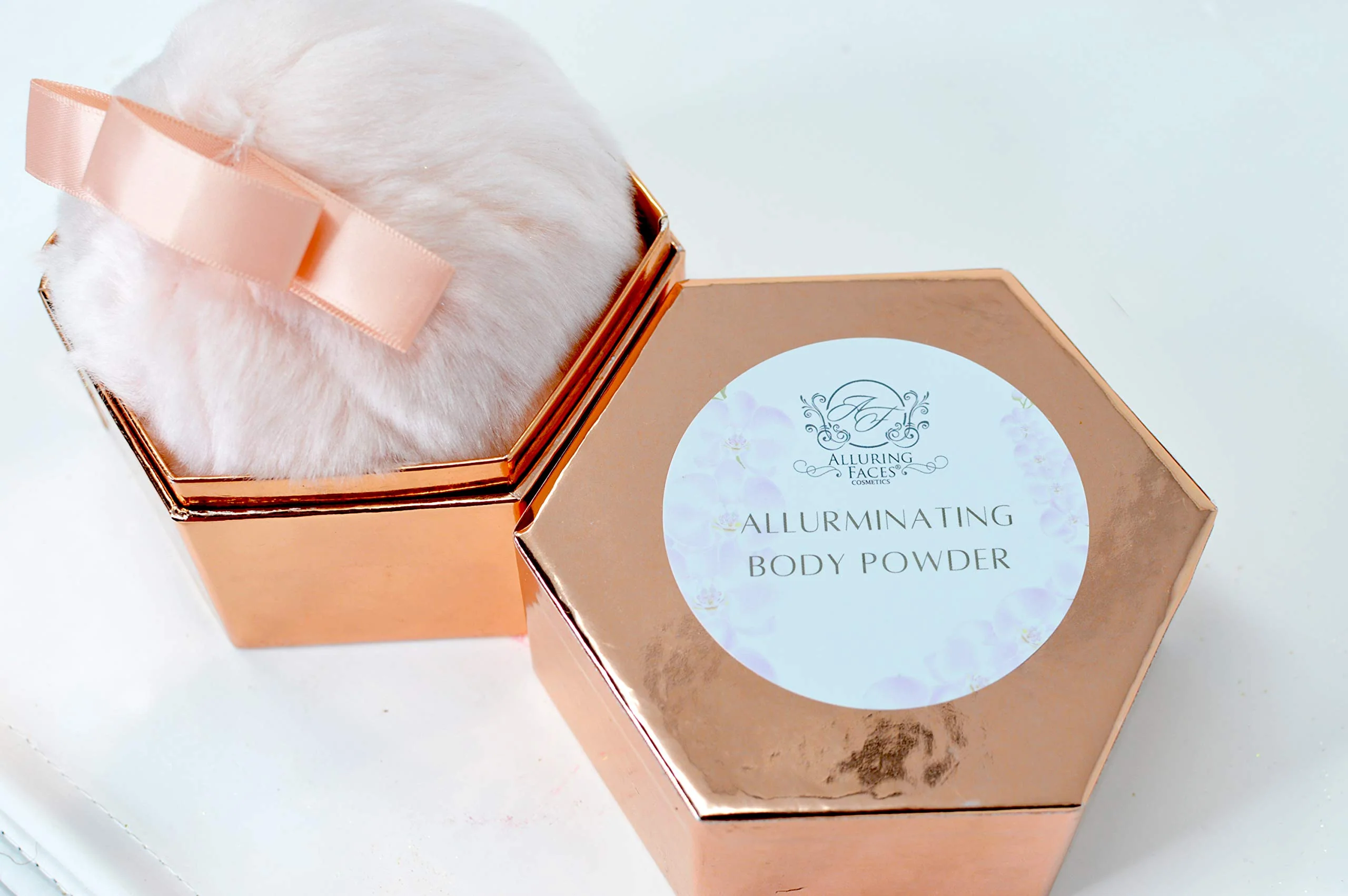 Easy-to-Use Alluring Faces Body Shimmer Powder Highlighter with Cute Pink Furry Puff Healthy