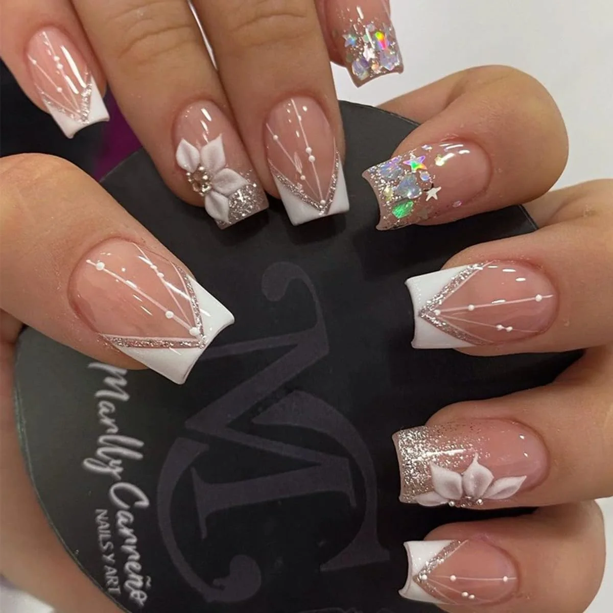 Environmentally Friendly Flower Press on Nails Almond Short French Fake Nail with Design Pink White Golden Pearl Glue on Nail Short Flower Nails Press on False Nail with Jelly Sustainable