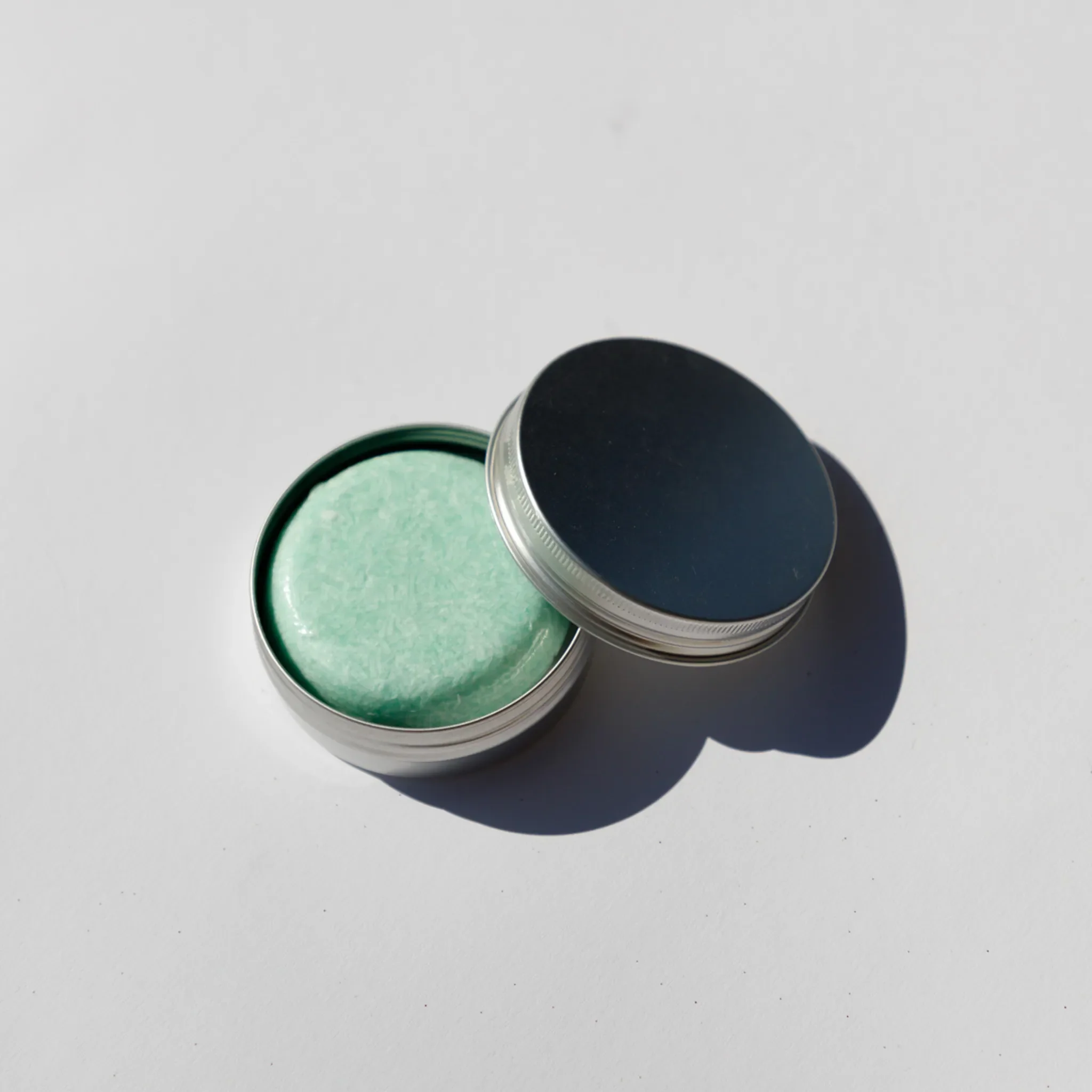 World-Class Shampoo Bar Travel Tin Functional