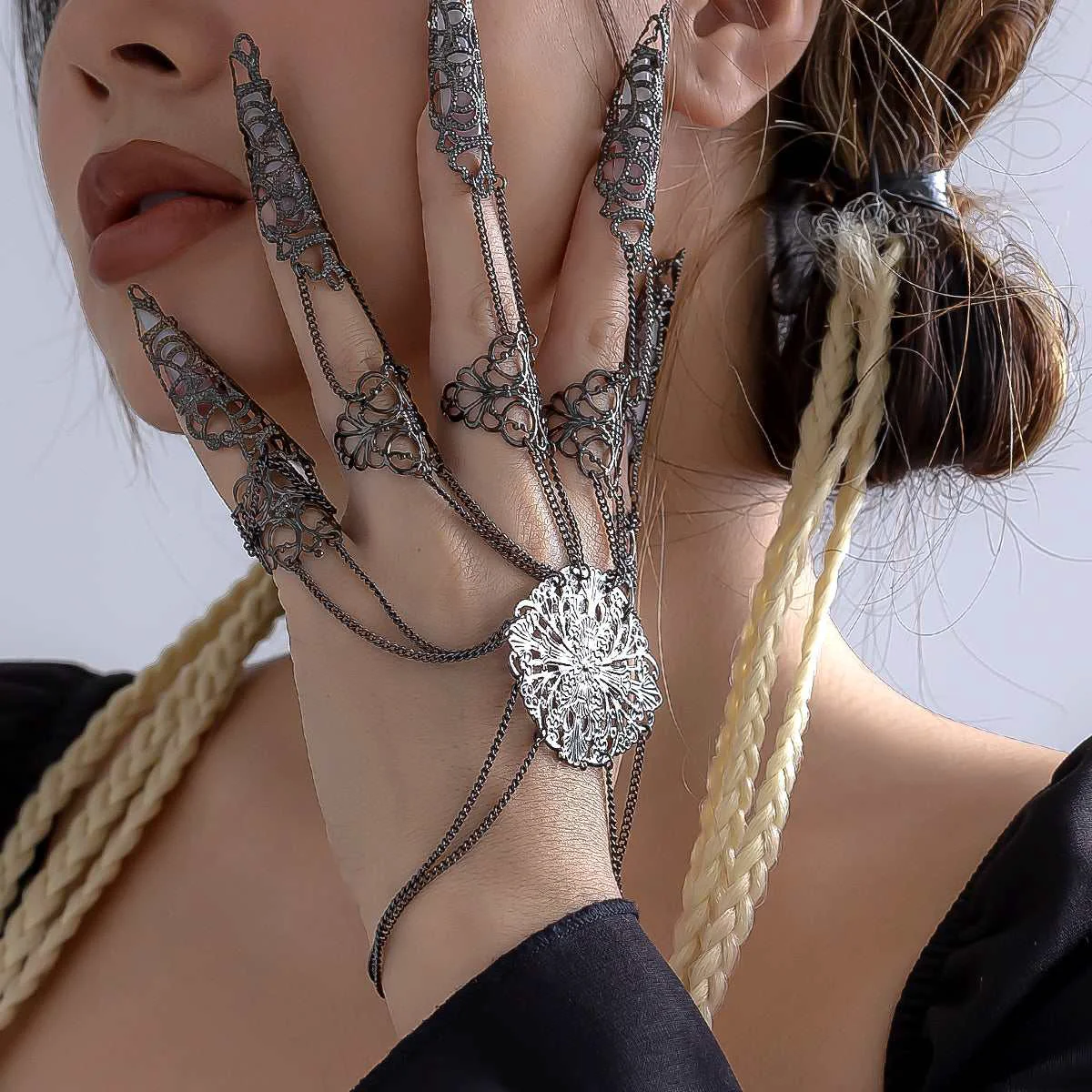 Dependable Black Filigree Full Hand Wrist-To-Ring Bracelet Recyclable
