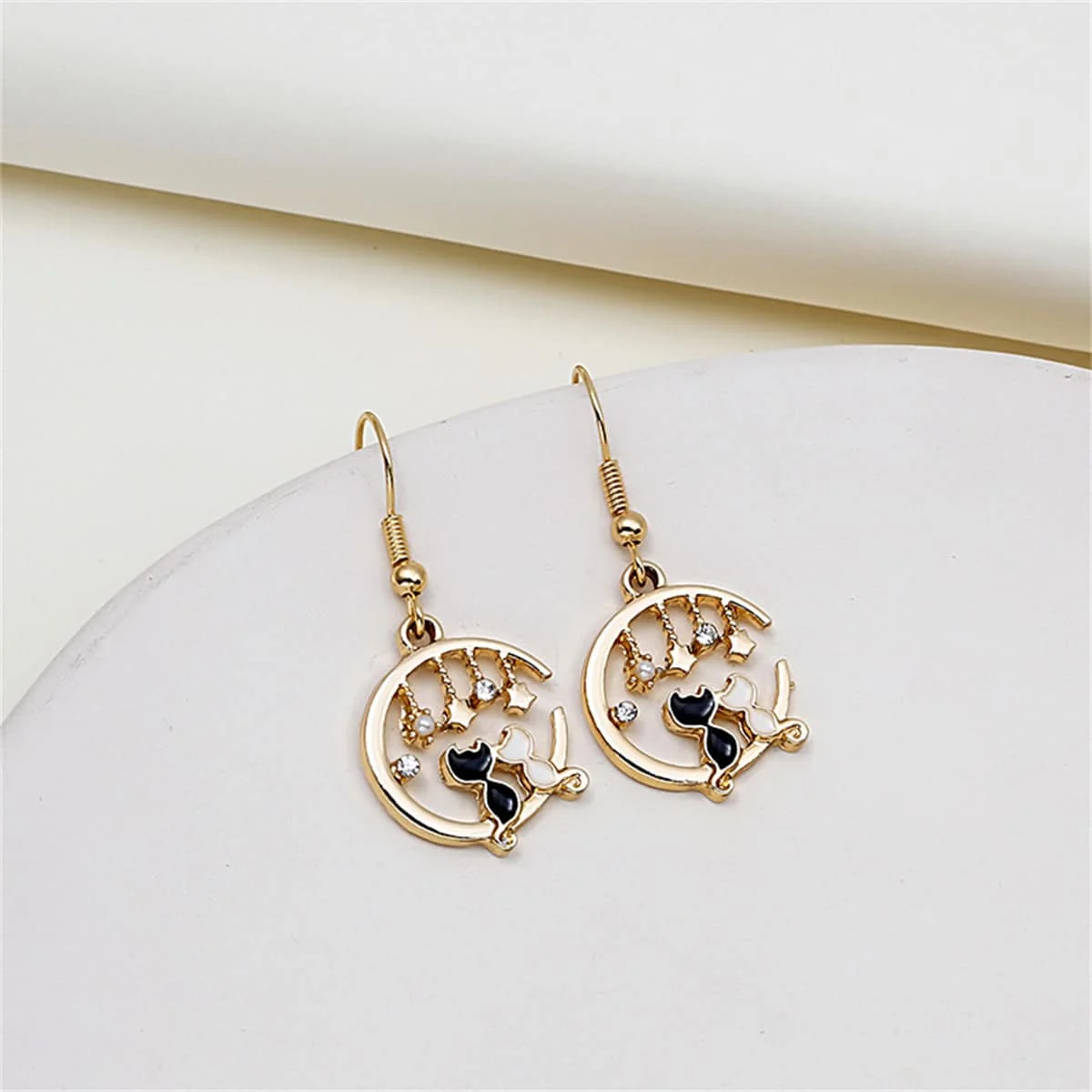 Secure Cubic Zirconia Pearl Crescent Moon Cat Drop Earrings Minimalist