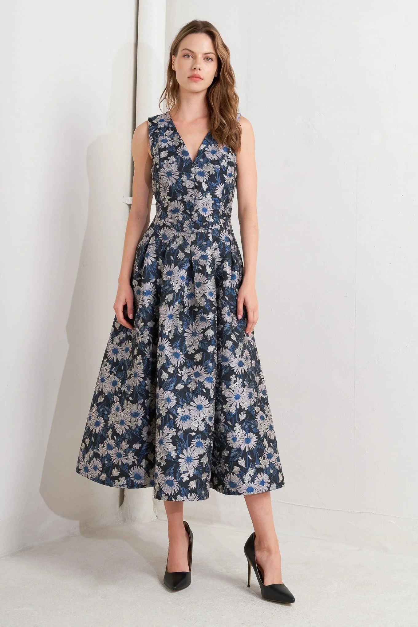 Practical Lux Blooming Woven Jacquard Midi Dress Fine
