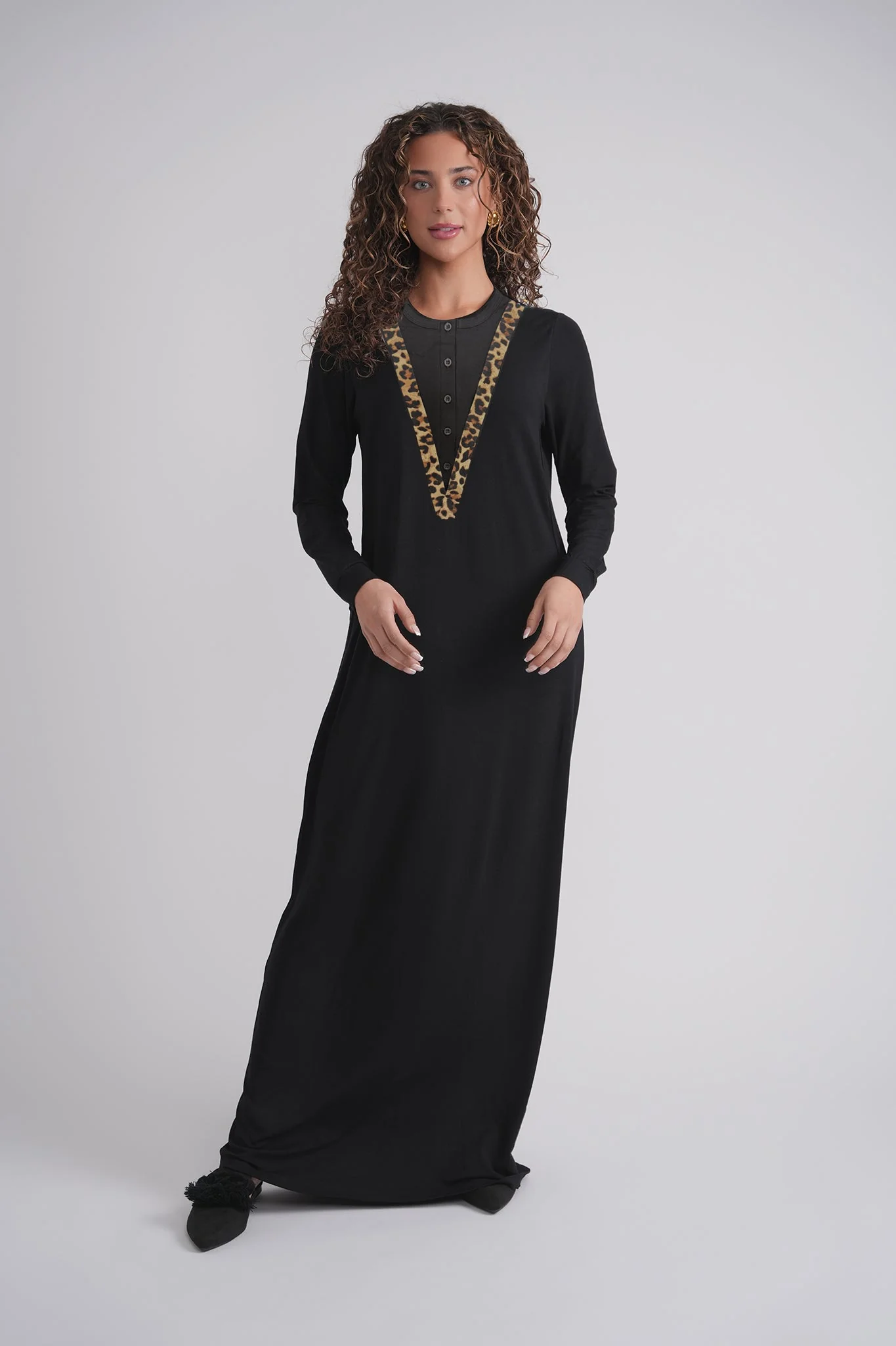 World-Class Leopard V Button Nightgown Authentic