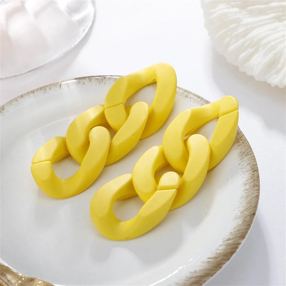 Consistent Yellow Chunky Curb Chain Drop Earrings Minimalist