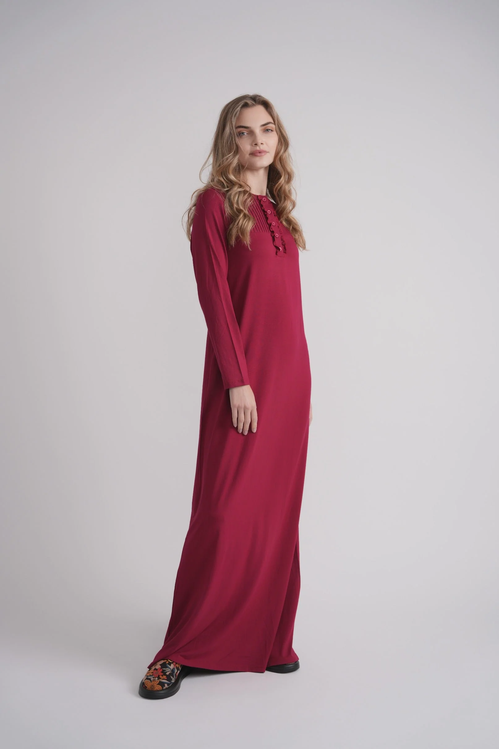 Detailed Ruffle Nightgown Fashionable