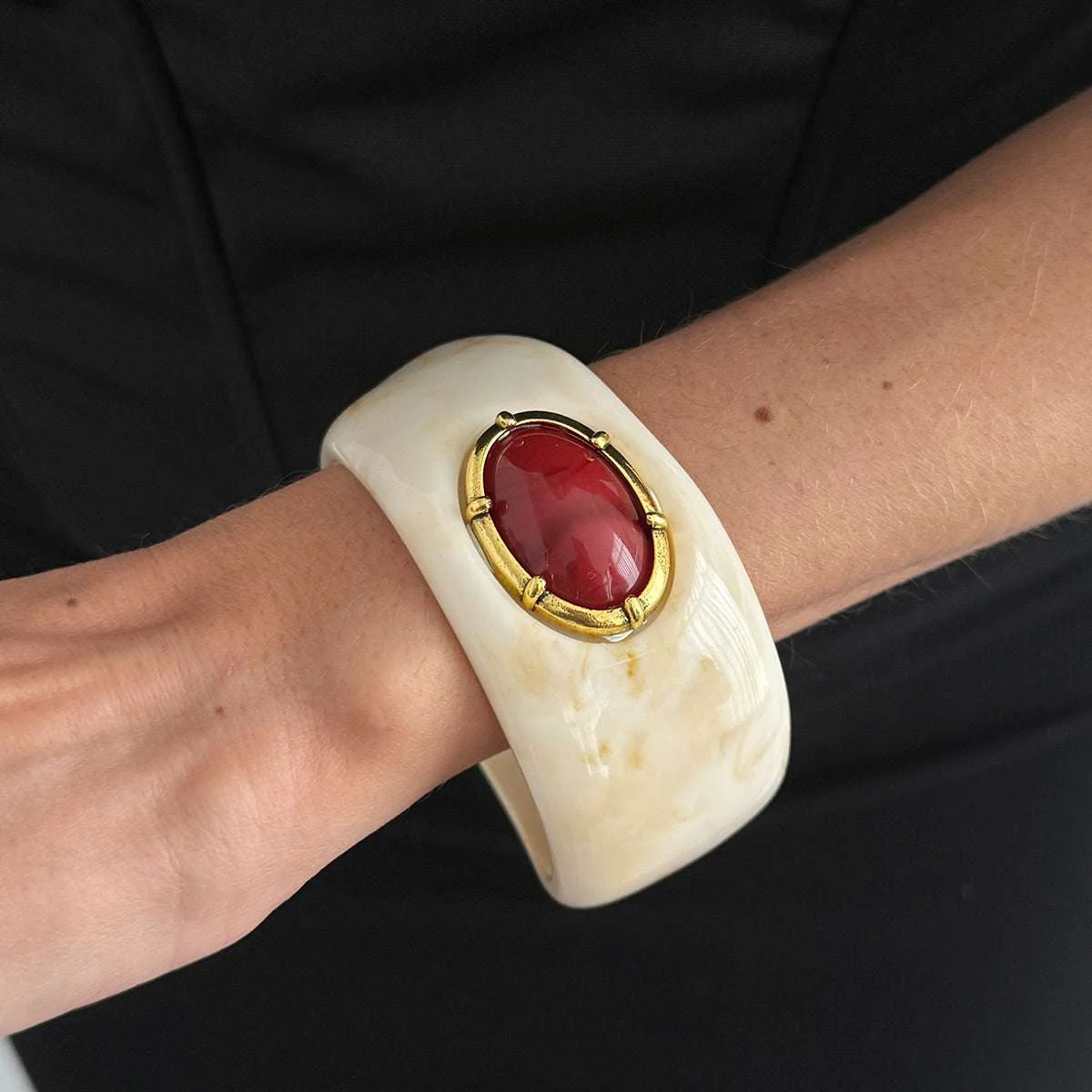 Enhanced Beige Resin Goldtone Oval Bangle Bracelet Top-Quality
